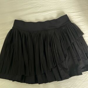 lululemon athletica Black Tiered pleats  Tennis Skirt size 8